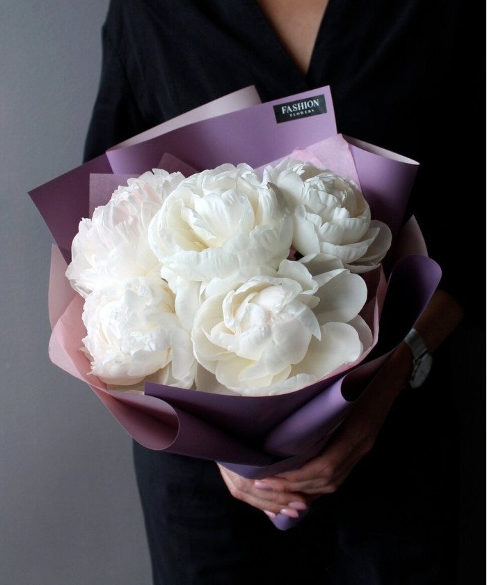 5 Белых пионов Мадам клауд тейн №4659