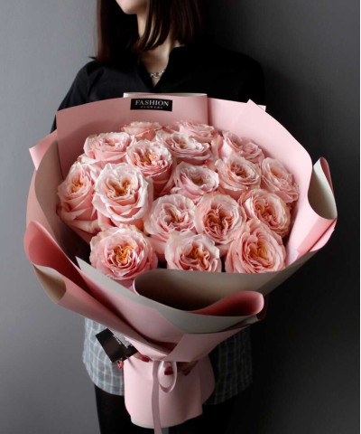 17 персиковых роз Шиммер №3004