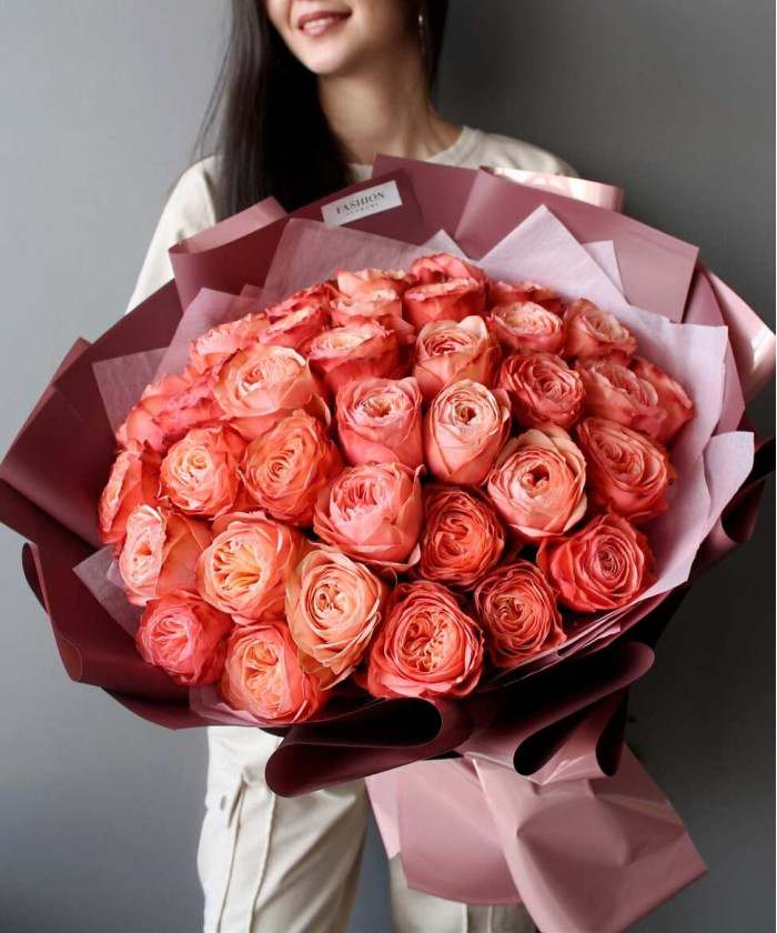 35 пионовидных роз Кахала №2991