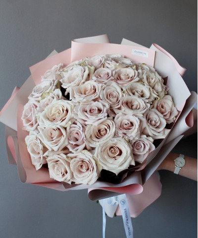 35 Бежевых роз Квиксенд №2501