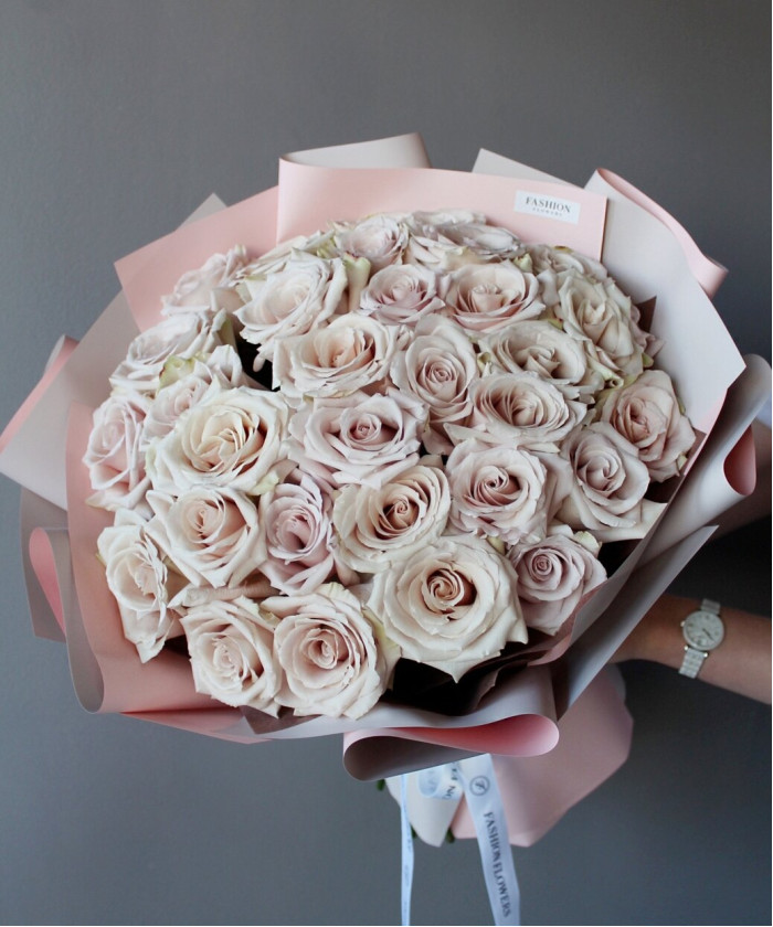 35 Бежевых роз Квиксенд №2501