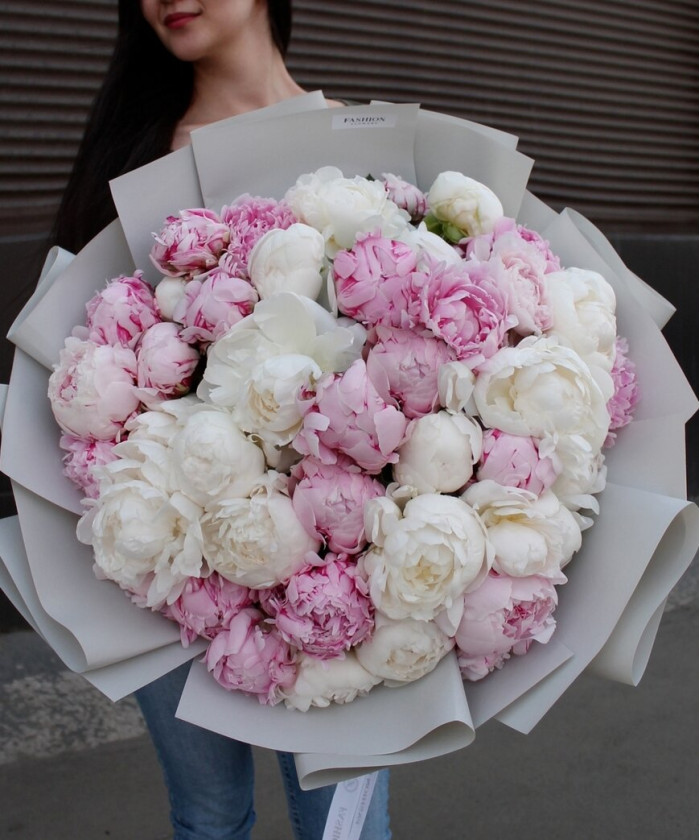 45 розовых и белых пионов Сара Бернар и Клауд Тейн №4662