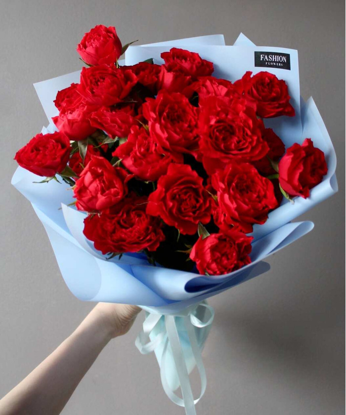 7 кустовых роз Бэлла Линда №2228