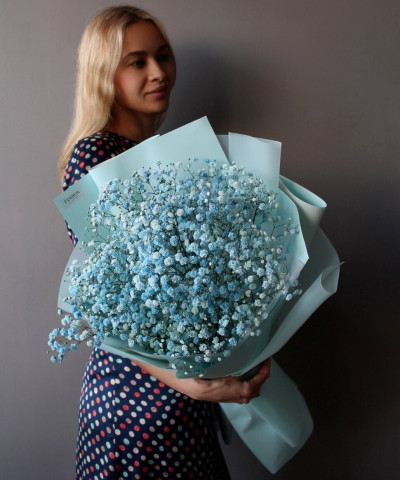 7 веток голубой гипсофилы в букете "Седьмое небо" №2699