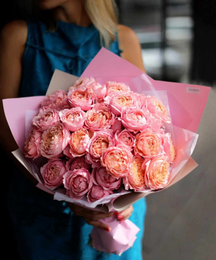 13 кустовых персиковых пионовидных роз Джульетта №3654