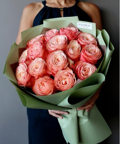 15 коралловых роз Кахала №2917