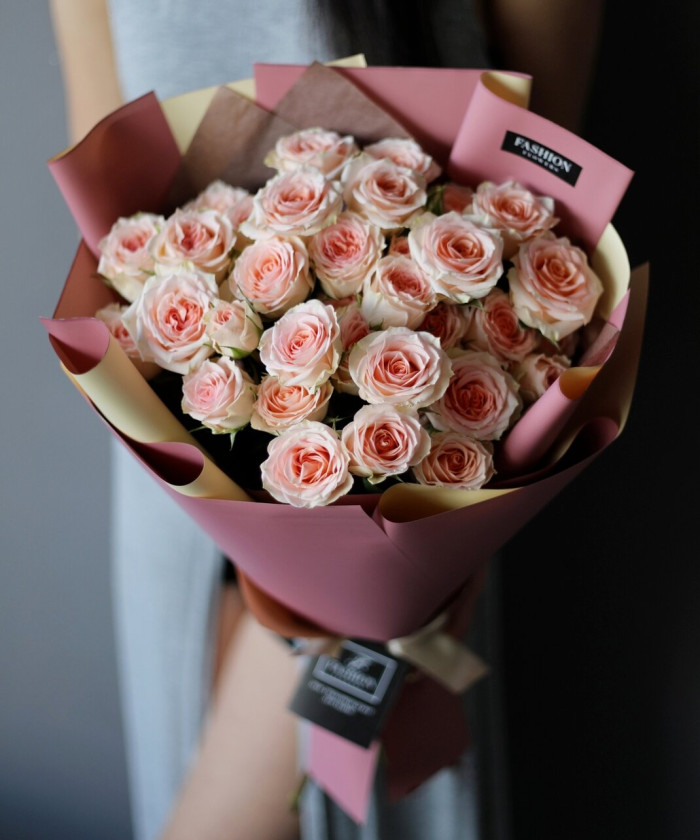 7 кустовых персиковых пионовидных роз №2871