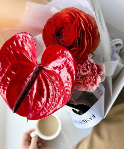 мини-букет с антуриумом №6748