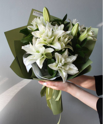3 белые королевские лилии Деджима №2973