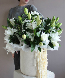 "Roselily" Королевские белые пионовидные Лилии в корзине №7365