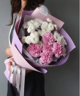 Розовые диантусы и хризантемы в букете "Нежный силуэт" №4587
