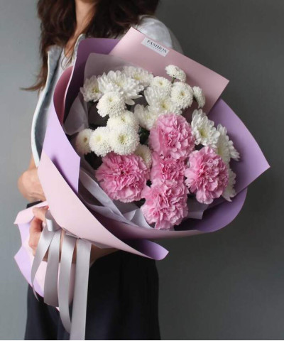 Розовые диантусы и хризантемы в букете "Нежный силуэт" №4587