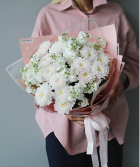 Маттиола и хризантема в букете "Белоснежный" №3457