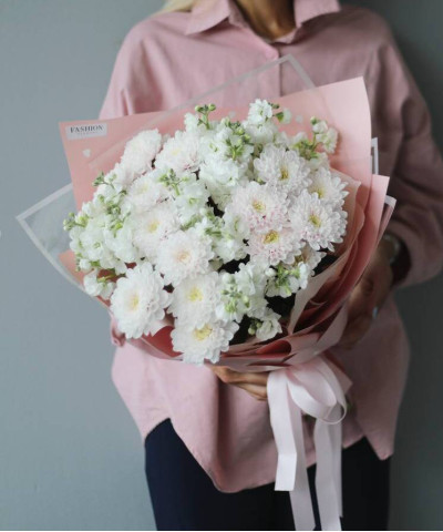 Маттиола и хризантема в букете "Белоснежный" №3457