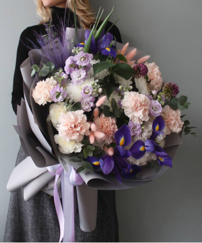 Авторский букет с ирисами "Кимси" №2414