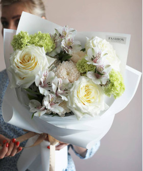 Кремовая роза Кенделайт в букете "Сливка" №4532