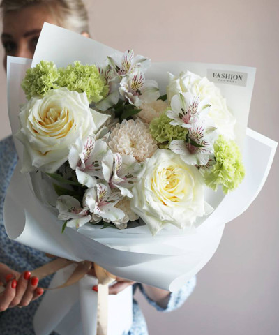 Кремовая роза Кенделайт в букете "Сливка" №4532