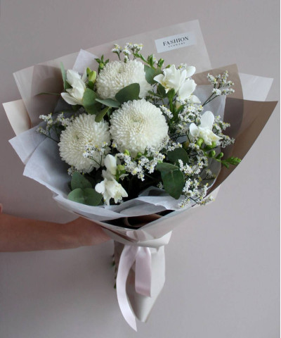 "Ты прекрасна" букет с белой фрезией №2921