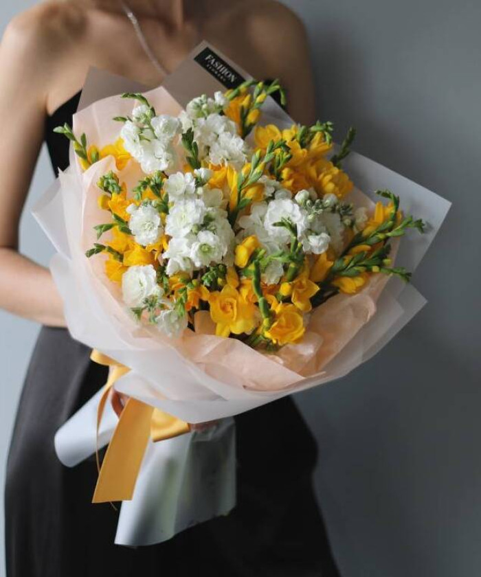 Фрезия и маттиола №7415