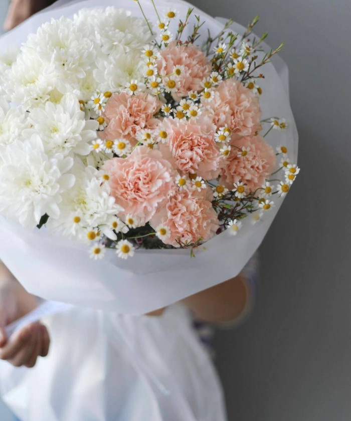 Хризантема и танацетум в букете 