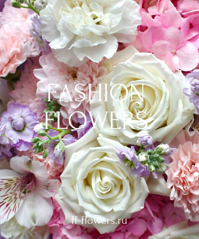 Авторский букет с белыми розами 