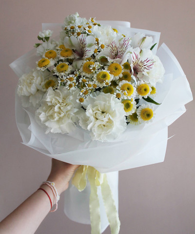 «Утро в солнечном саду» авторский букет с ромашками №8763