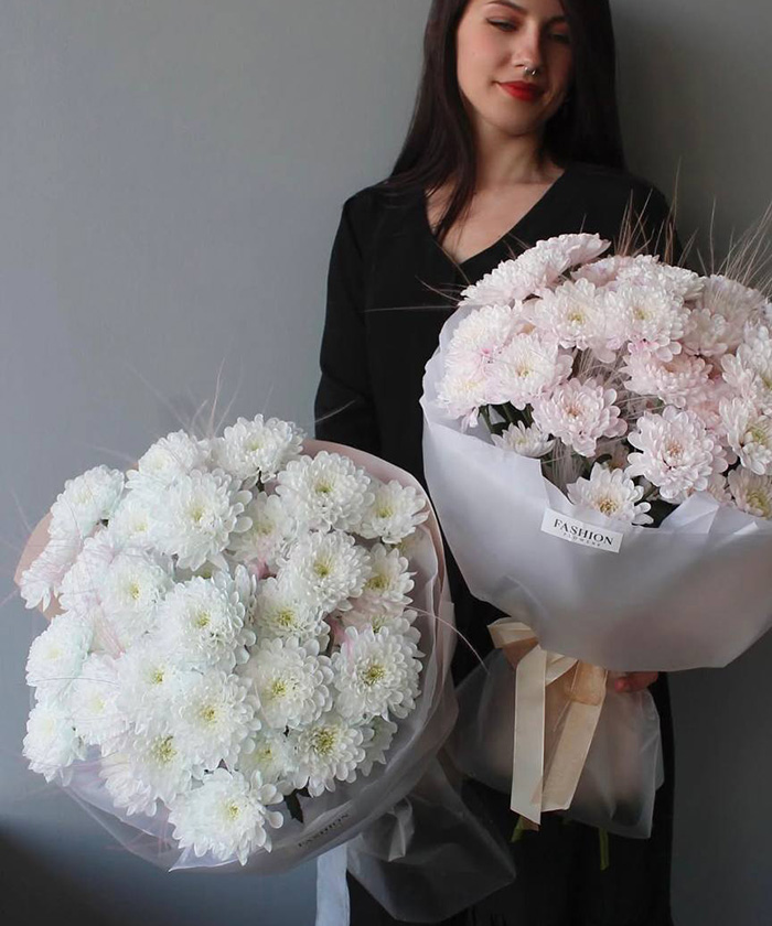 9 белых кустовых хризантем Алтай и стифа №5893