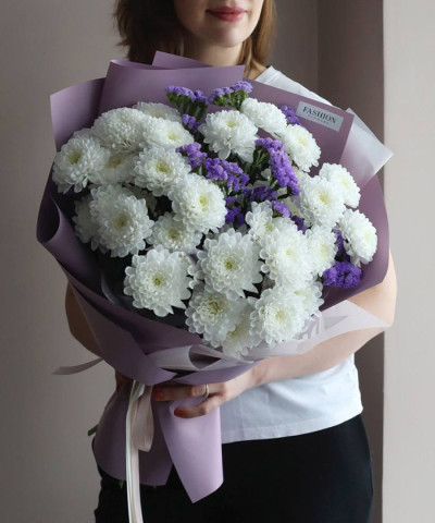 5 хризантем Алтай и статица в букете "Милс" №3425