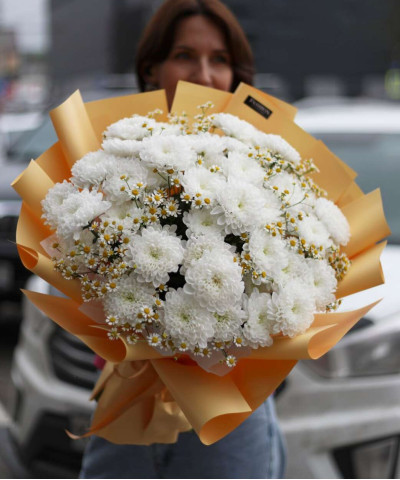 11 Хризантем Алтай и ромашки танацетум в букете "Летняя поляна" №8487