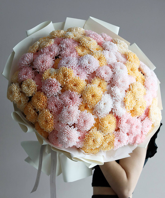 25 кустовых хризантем Алтай в букете 