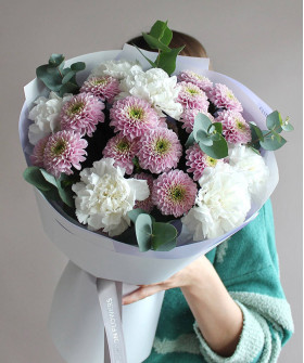 "Лилиан" белые диантусы и хризантемы Летсгоу пинк №8645