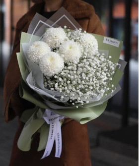 Гипсофила и хризантема Супербоул в букете "Дрим" №7642