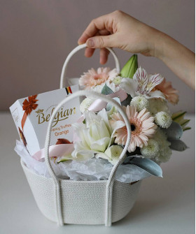 "Кофебрейк" сумочка с сезонными цветами и бельгийскими трюфелями №4785