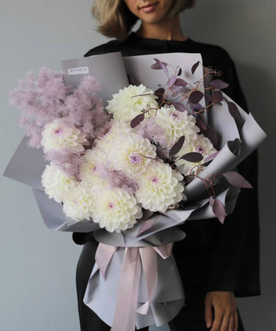 Георгины бело-сиреневые в букете "Эвелин" №5640