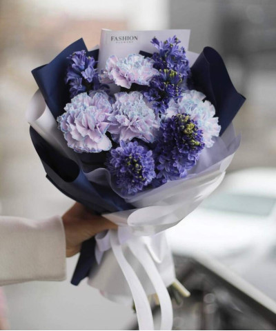 Гиацинты и диантусы в букете "Шейк" №6789