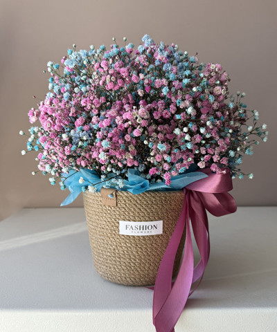 Гипсофила рейнбоу в джутовой корзине №5622