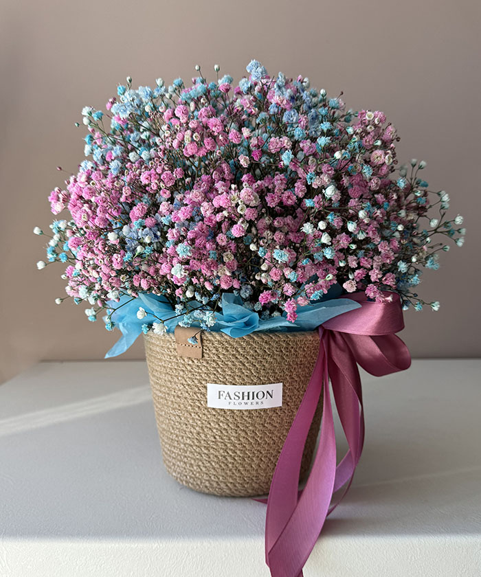 Гипсофила рейнбоу в джутовой корзине №5622