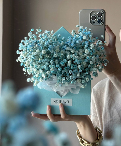 Конверт с воздушной голубой гипсофилой "Небо" №3488