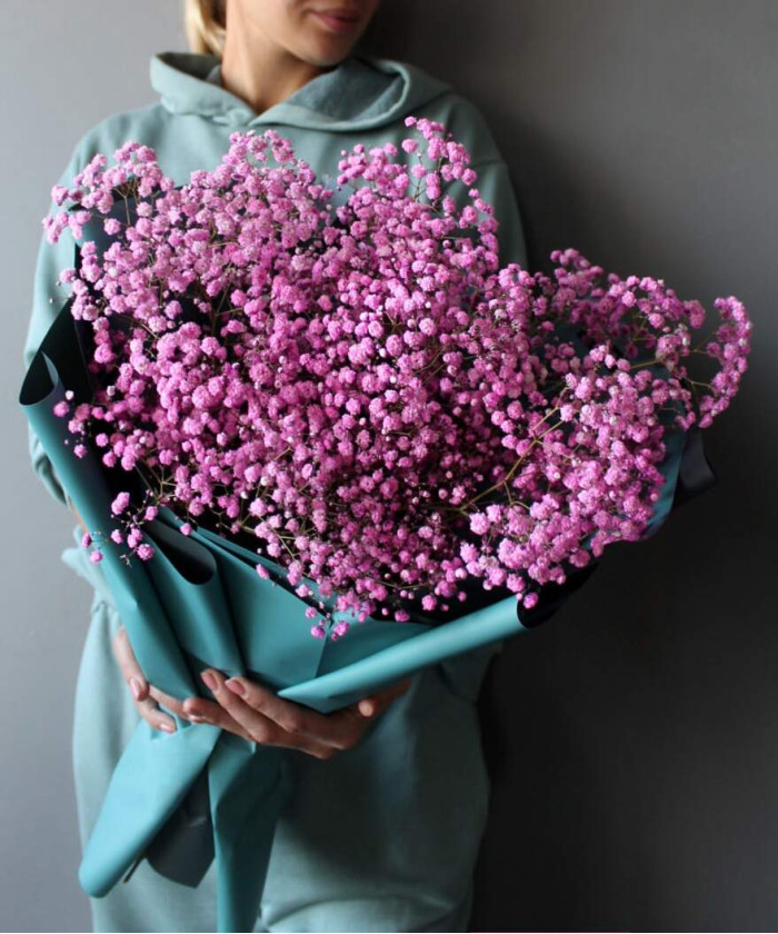 11 веток розовой гипсофилы в букете 
