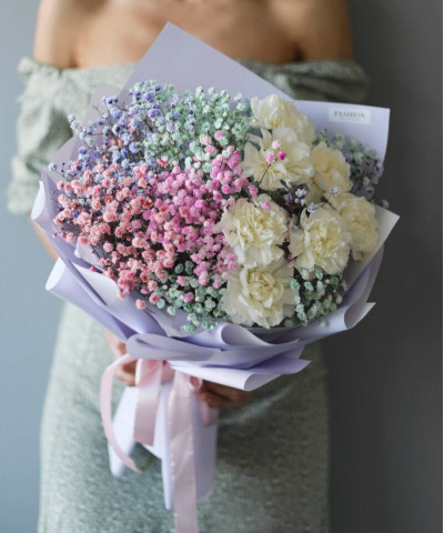 Гипсофила Рейнбоу и белые диантусы в букете "Кэнди" №6154