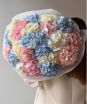 21 гортензия Колумбия в букете "Кристалл" №5721