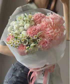 Авторский букет с гортензией "Мечтательный сон" №6767