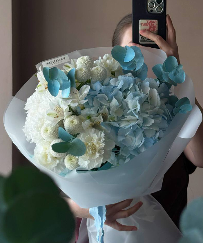 Букет с гортензией 