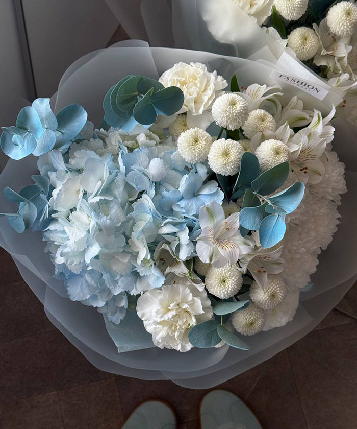 Букет с гортензией 