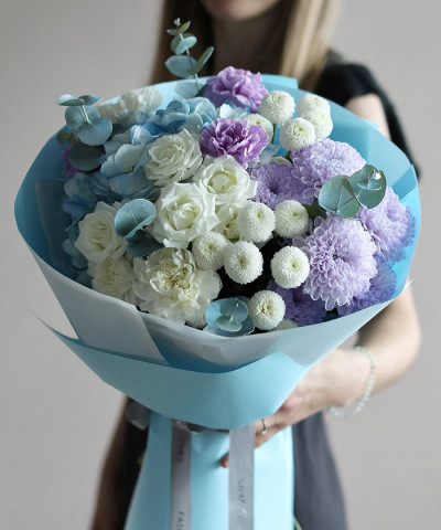 "Небо в руках" авторский букет с гортензией №4531