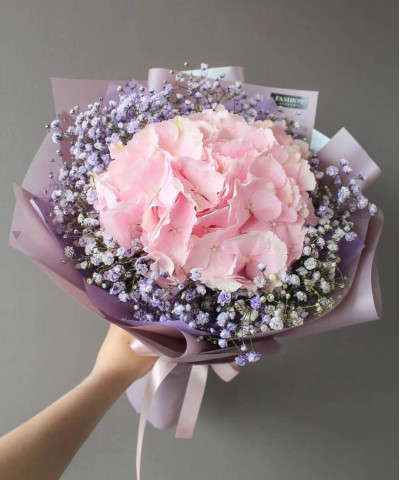 Розовая гортензия и лавандовая гипсофила в букете "Кристалл" №2552