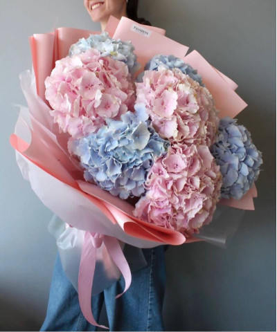 7 розовых и голубых гортензий в букете "Джейн" №2509