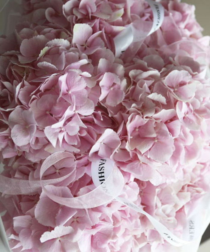 7 розовых гортензий Верена пинк в букете 