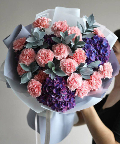 "Мелодия души" букет с гортензией Роял Анастасия №4457