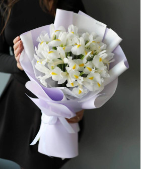 15 белых ирисов в букете "Аляска" №8710